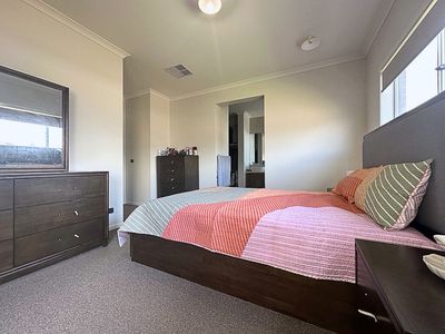 7 Pepita Crescent, Manor Lakes