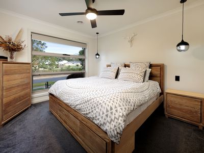 23 PEMBROKE CRESCENT, Wodonga