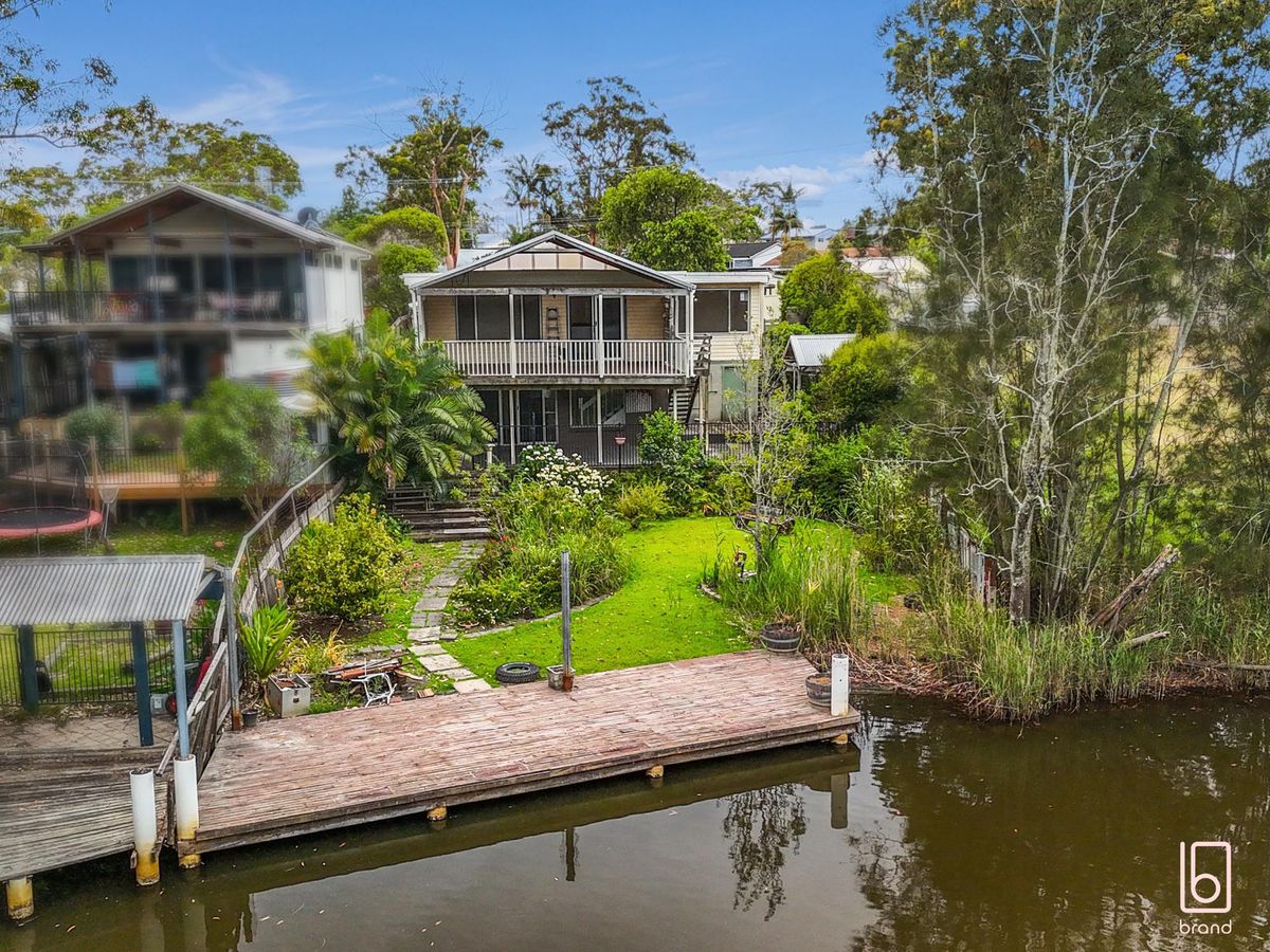 12 McKellar Boulevard, Blue Haven
