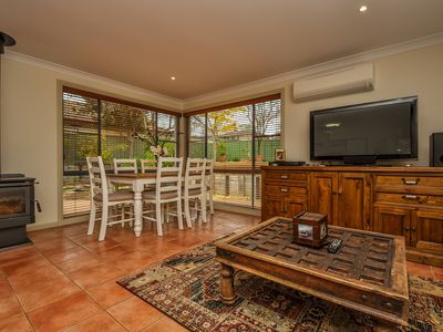 24 Pinehurst Ave, Dubbo