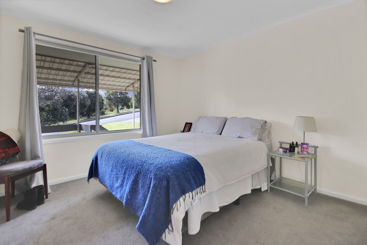 8 Canty Street, Narooma