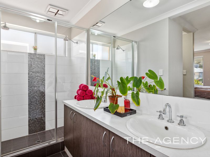 30 Hayeswater Circuit, Waikiki