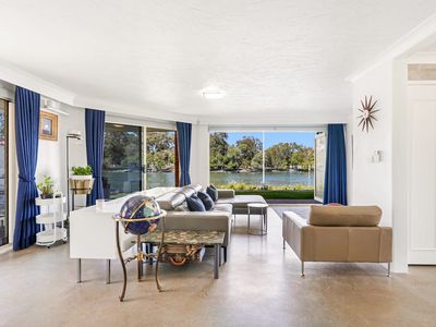 1 / 239 Stanhill Drive, Surfers Paradise