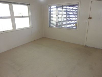 6 Walkers Lane, Booval