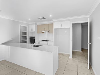 6 Apsley Crescent, Dubbo