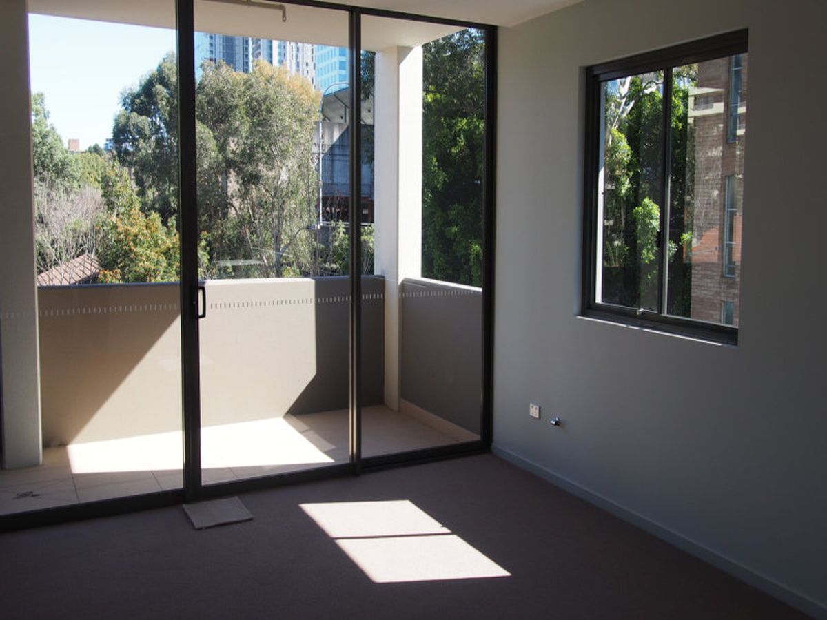 302 / 33 Devonshire Street, Chat...