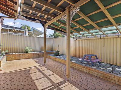 2 / 26 Earlston Way, Booragoon