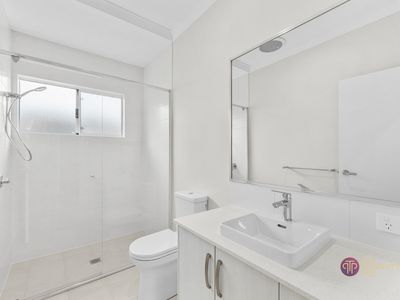 13 Hidcote Road, Lakelands