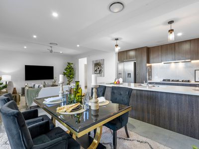 11 / 10 Zircon Close, Rochedale