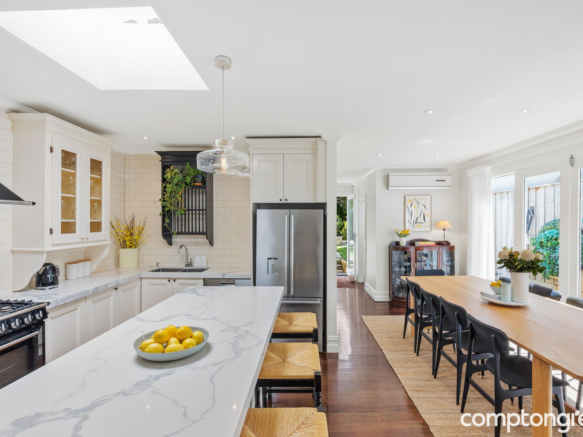 239 Douglas Parade, Newport