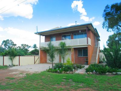 19 PINE STREET, Curlewis