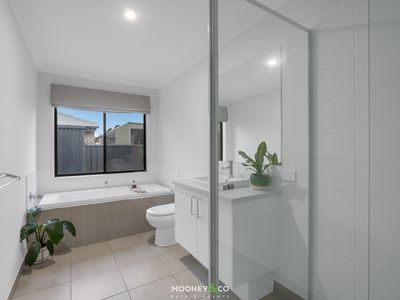 4 Canmore Street, Cranbourne East