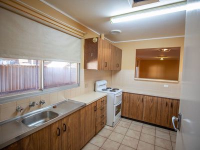 16 Nanba Street, Newman