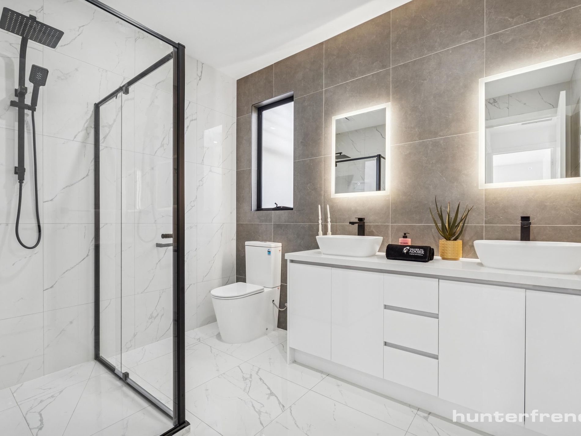 2 / 1 Almond Avenue, Brooklyn