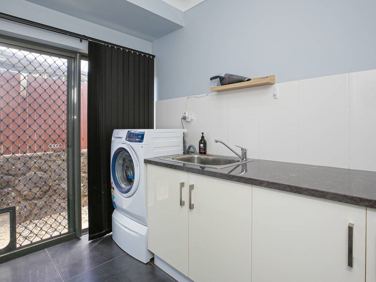 13 Lavender Crescent, Atherton