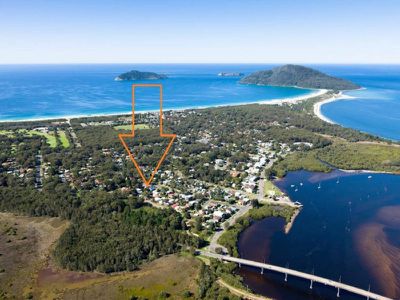 23 Mermaid Avenue, Hawks Nest