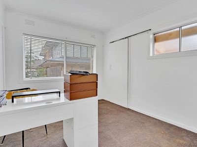 1 / 136 Hoffmans Road, Essendon