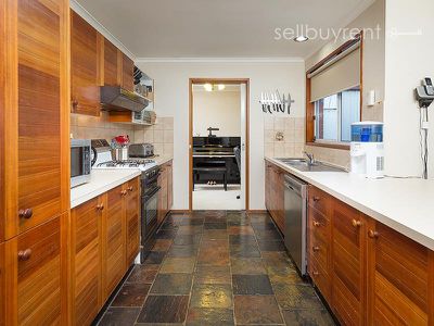 17 MCFARLAND ROAD, Wodonga