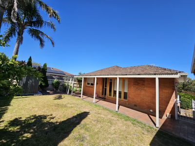 8 Paynes Road, Mount Waverley