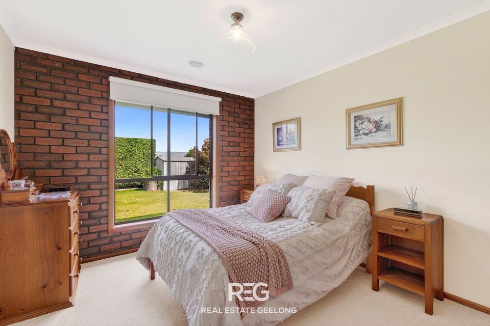 13 Greenbank Court, Leopold