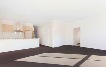 37 Millicent Parade, Officer