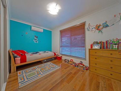 16 Holland Cres, Wynnum West