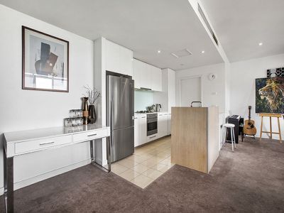 330 / 68 Mount Alexander Road, Travancore