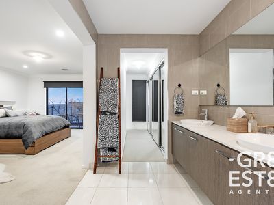 91 Aquatic Drive, Cranbourne West