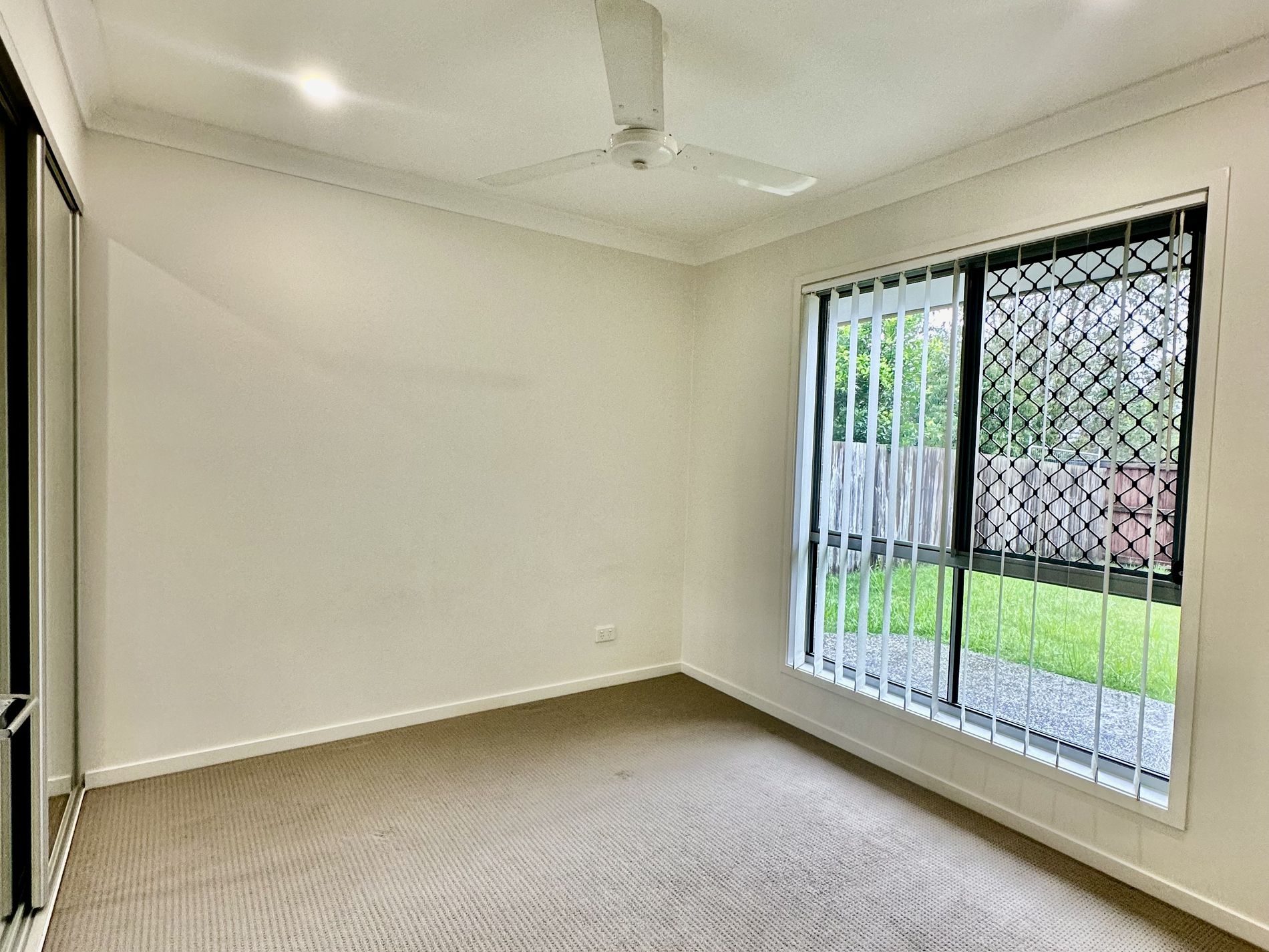 1 / 22 Berry Street, Caboolture South