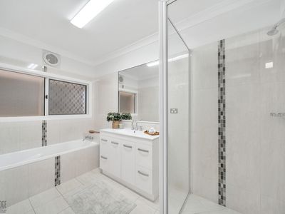 3 Leoni Close, Mooroobool