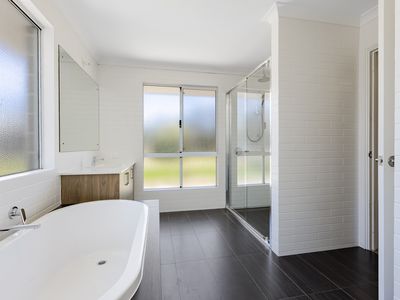 99 Tuart Road, Oakford