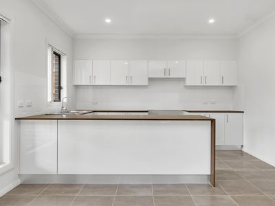 1 / 33 Canal, Leppington