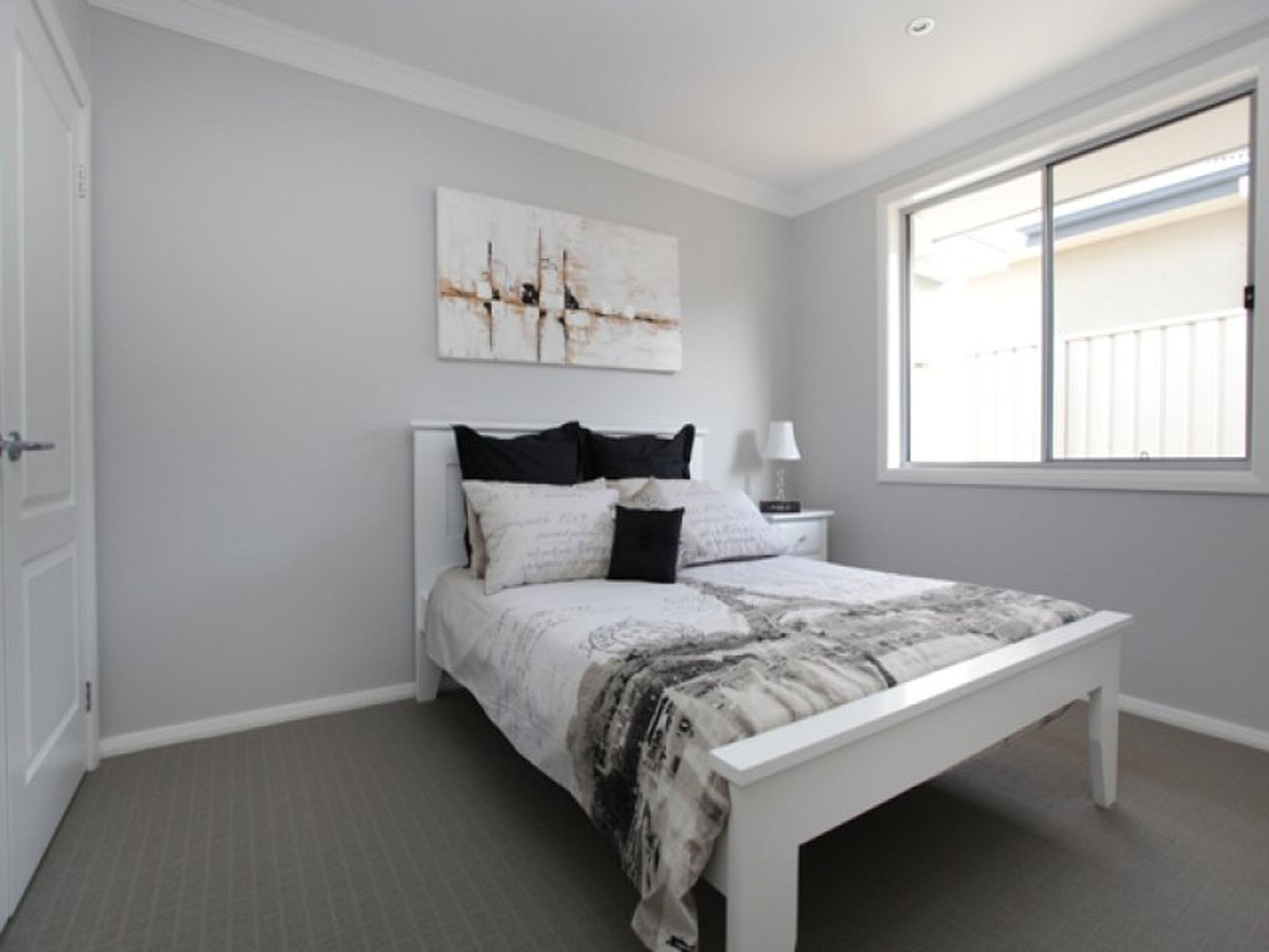 1 Heaton Avenue, CLAREMONT MEADOWS