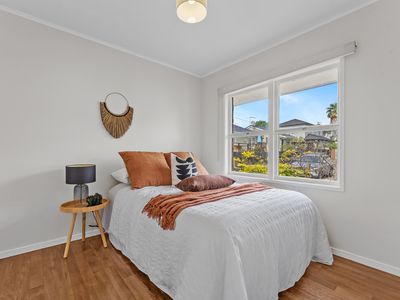 2/9A Eversleigh Road, Belmont