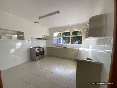 1 / 140 Vines Road, Hamlyn Heights