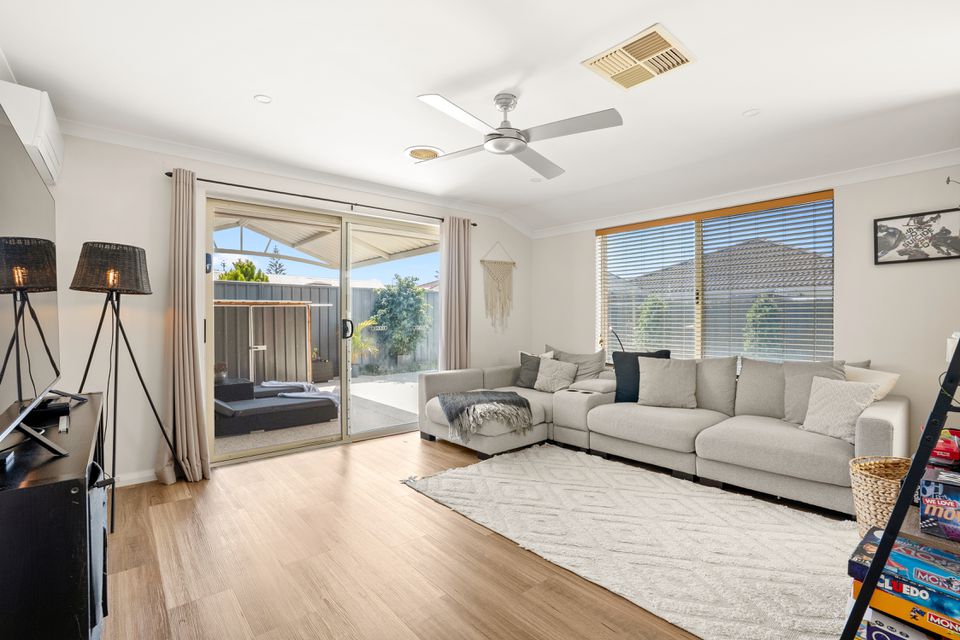 2 Anzio Court , Secret Harbour