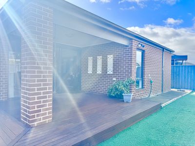 8 Donahue Street, Truganina