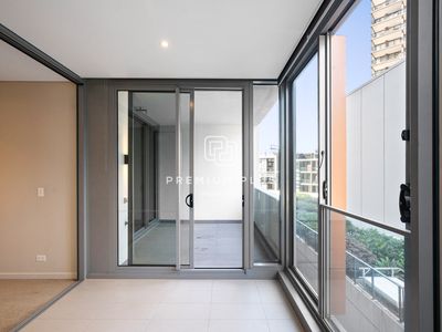 C713 / 18 Footbridge Boulevard, Wentworth Point