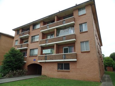 2 / 5 Hart Street, Warwick Farm