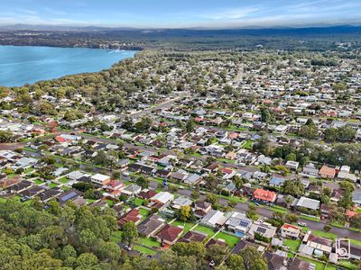 35 Eyre Crescent, San Remo