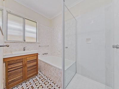 55 Roseberry Pde, Wynnum West