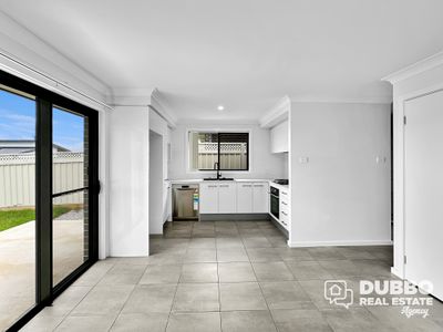 8a Malanda Avenue, Dubbo