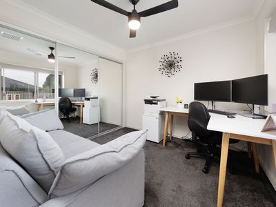 23 PEMBROKE CRESCENT, Wodonga