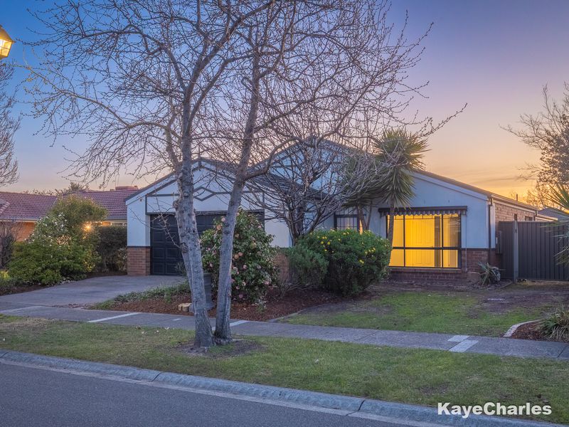 16 Retreat Circuit, Beaconsfield