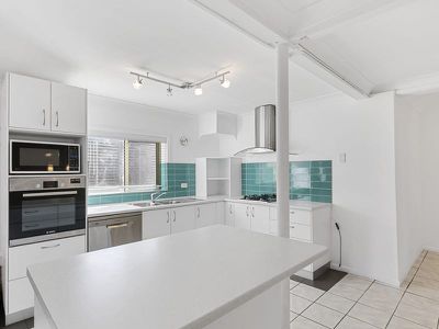 2 / 120 Cypress Street, Torquay