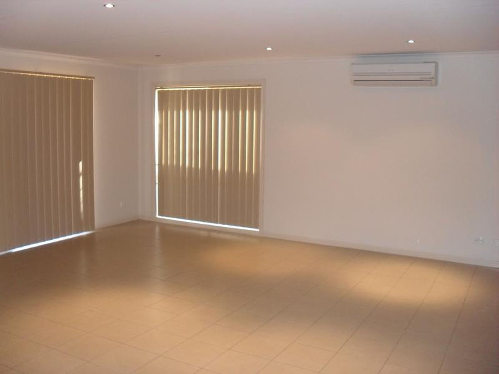 3/52-54 Grace Street South, Altona Meadows