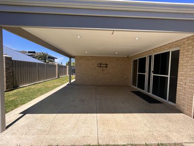 40 Seaspray Crescent, Jindalee
