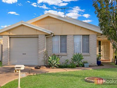 35 Millard Crescent, Plumpton