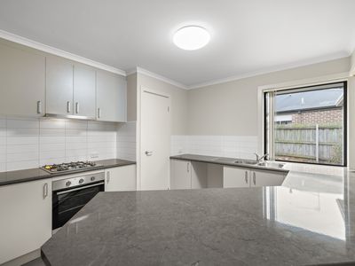 5 Glebe Drive, Sale