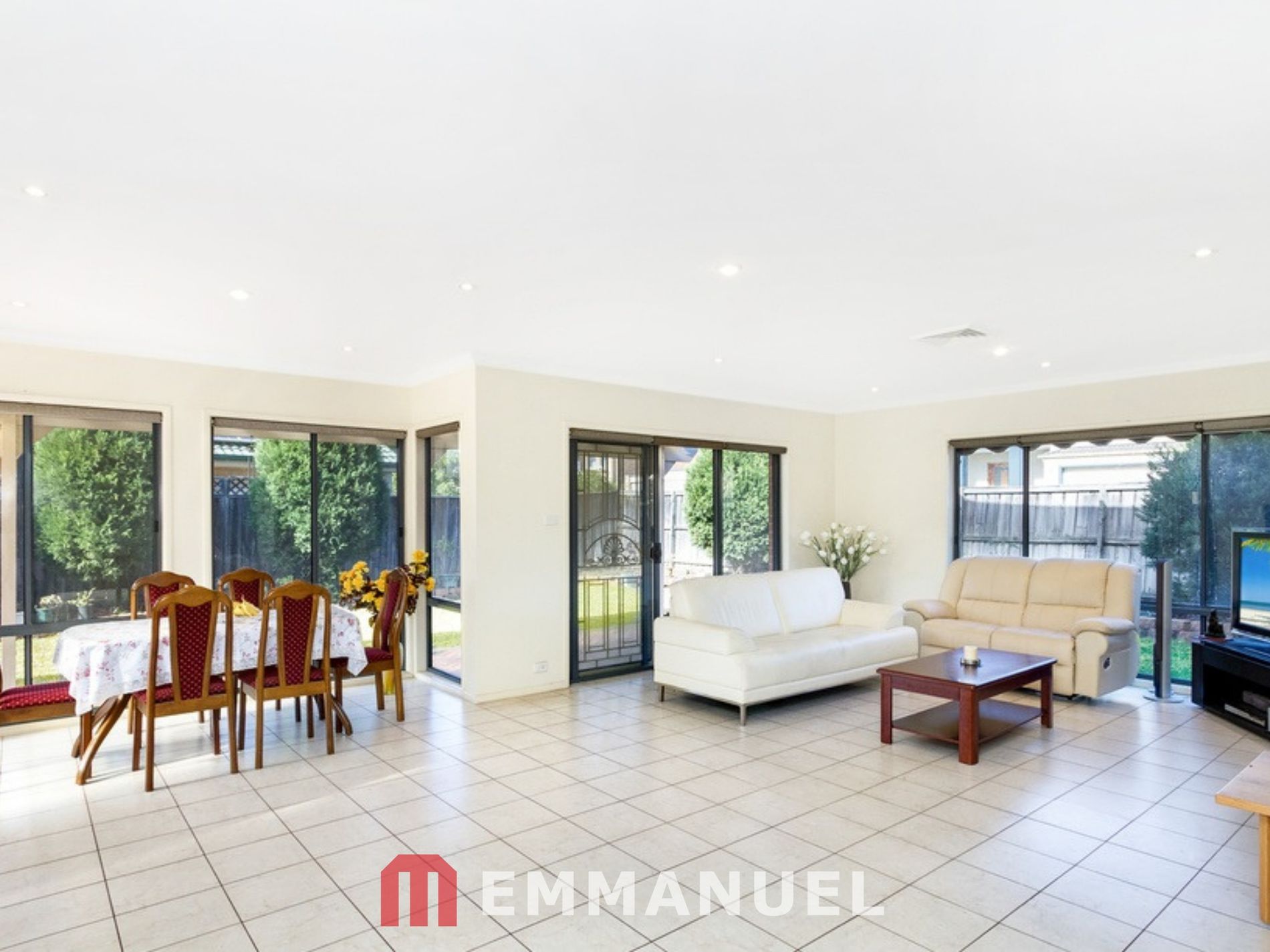 15 Charlie Yankos Street, Glenwood